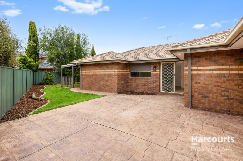 9 Northampton Crescent, Caroline Springs