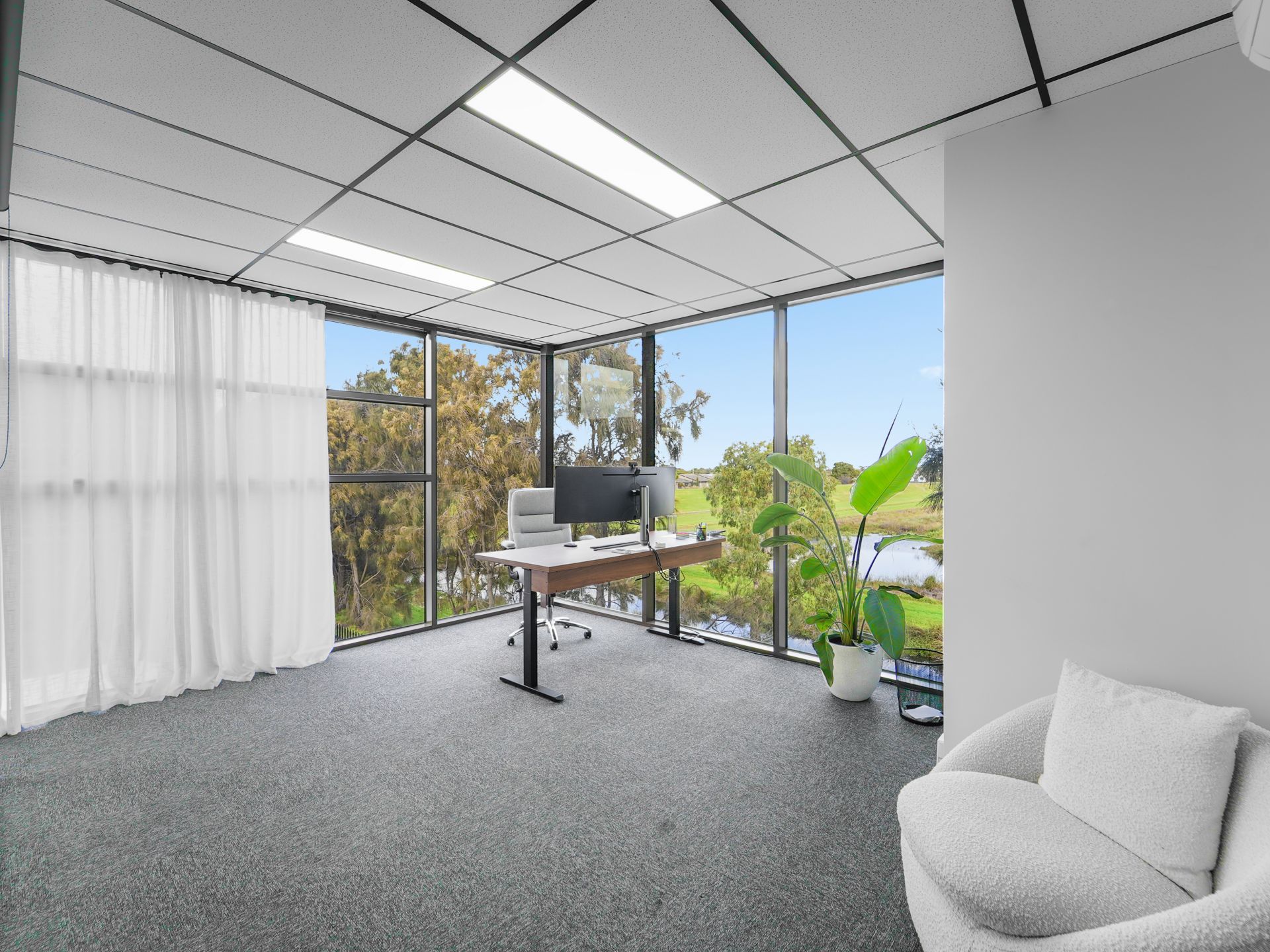 PREMIUM OFFICE / WAREHOUSE