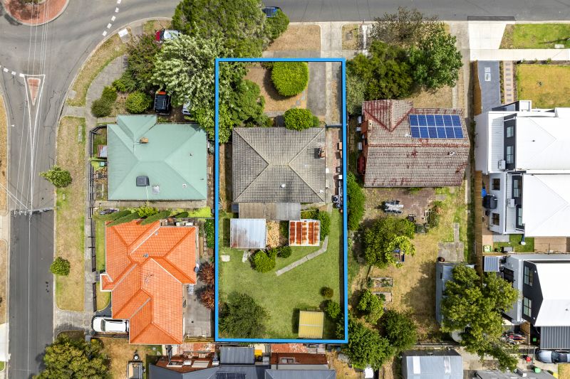 32 McEwan Road, Heidelberg Heights