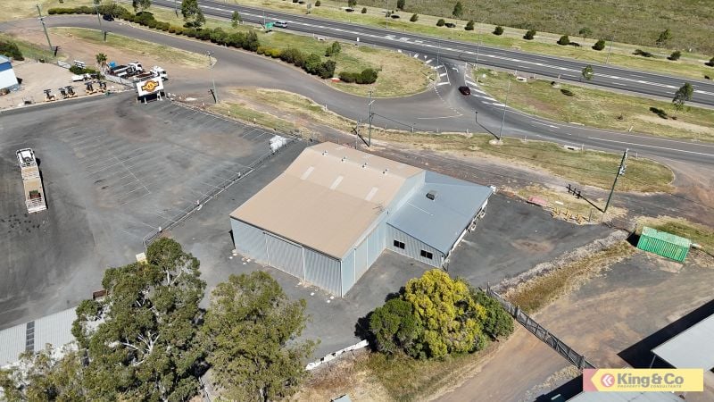Showroom/Warehouse HQ w/ Highway Exposure