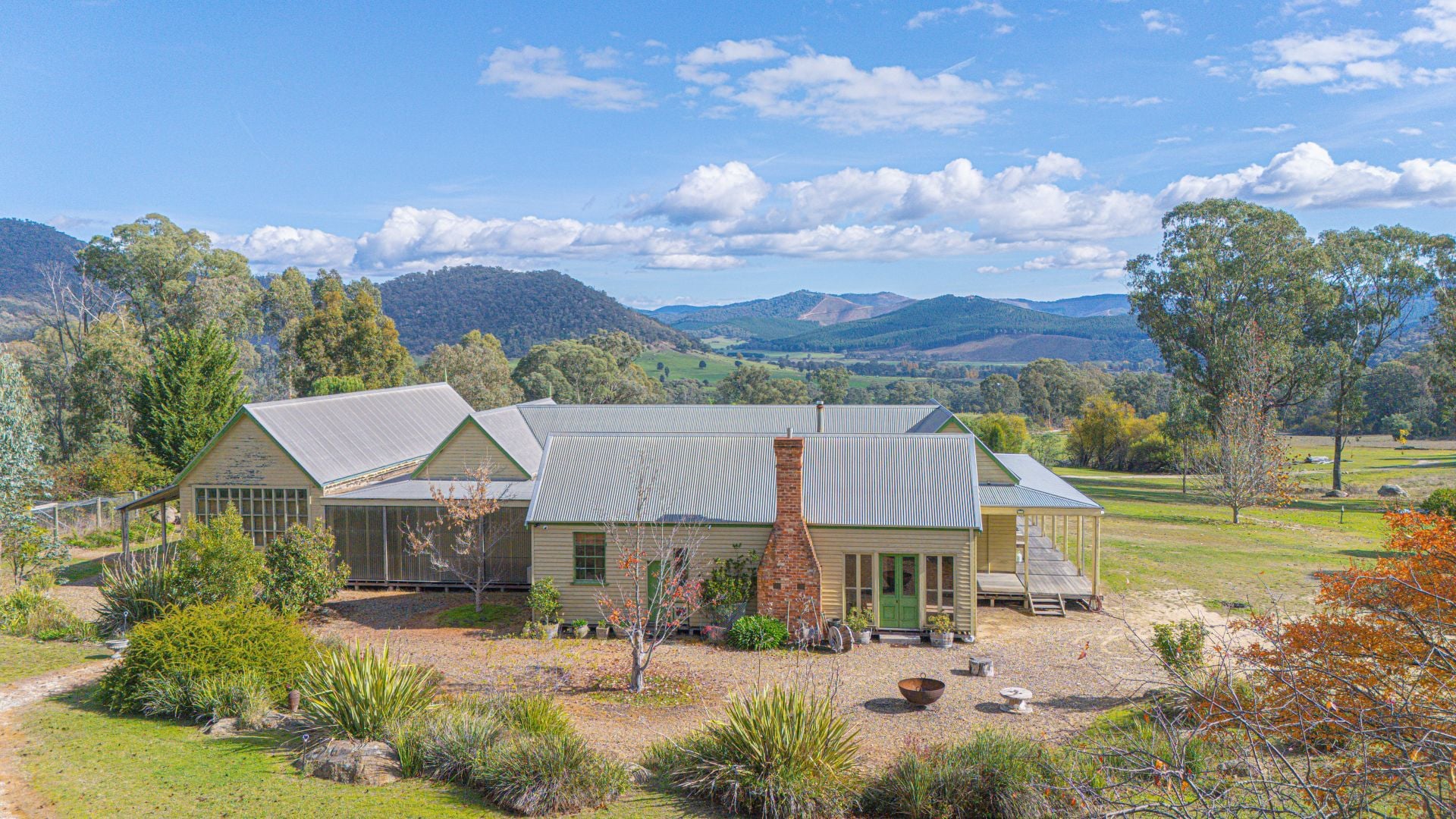 171 Jurisichs Road, MYRTLEFORD, Myrtleford - Thumbnail 3