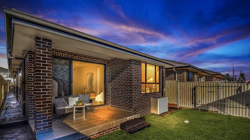 Luscious Single Level 4 Bedroom Trobe in The Ponds