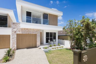 LUXURIOUS COASTAL RETREAT - TORRENS TITLE