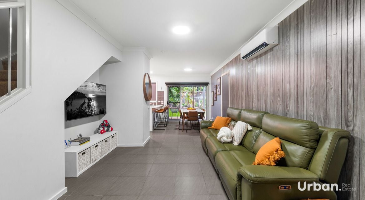 Elizabeth Hills 23 Parklands Circuit