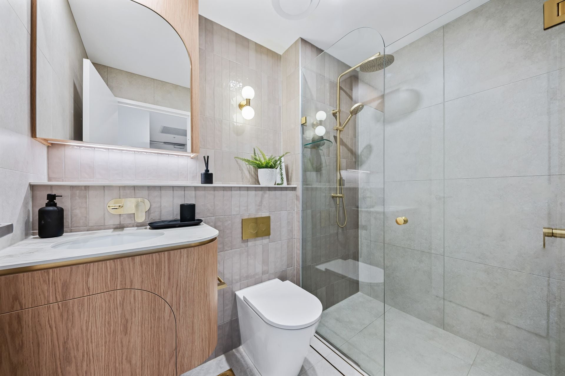 18 Garthowen Crescent, Castle Hill, Castle Hill - Thumbnail 4