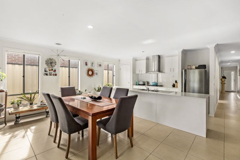 13 Bassetts Road, Doreen