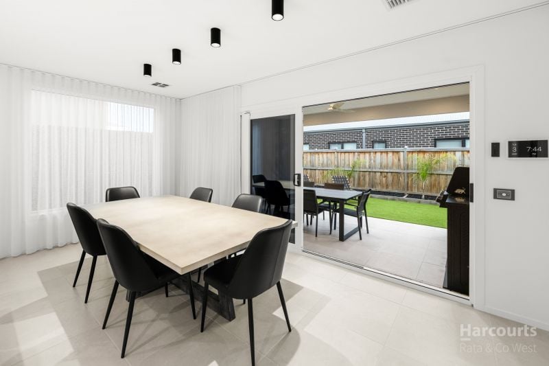 24 Stricta Circuit, Fraser Rise