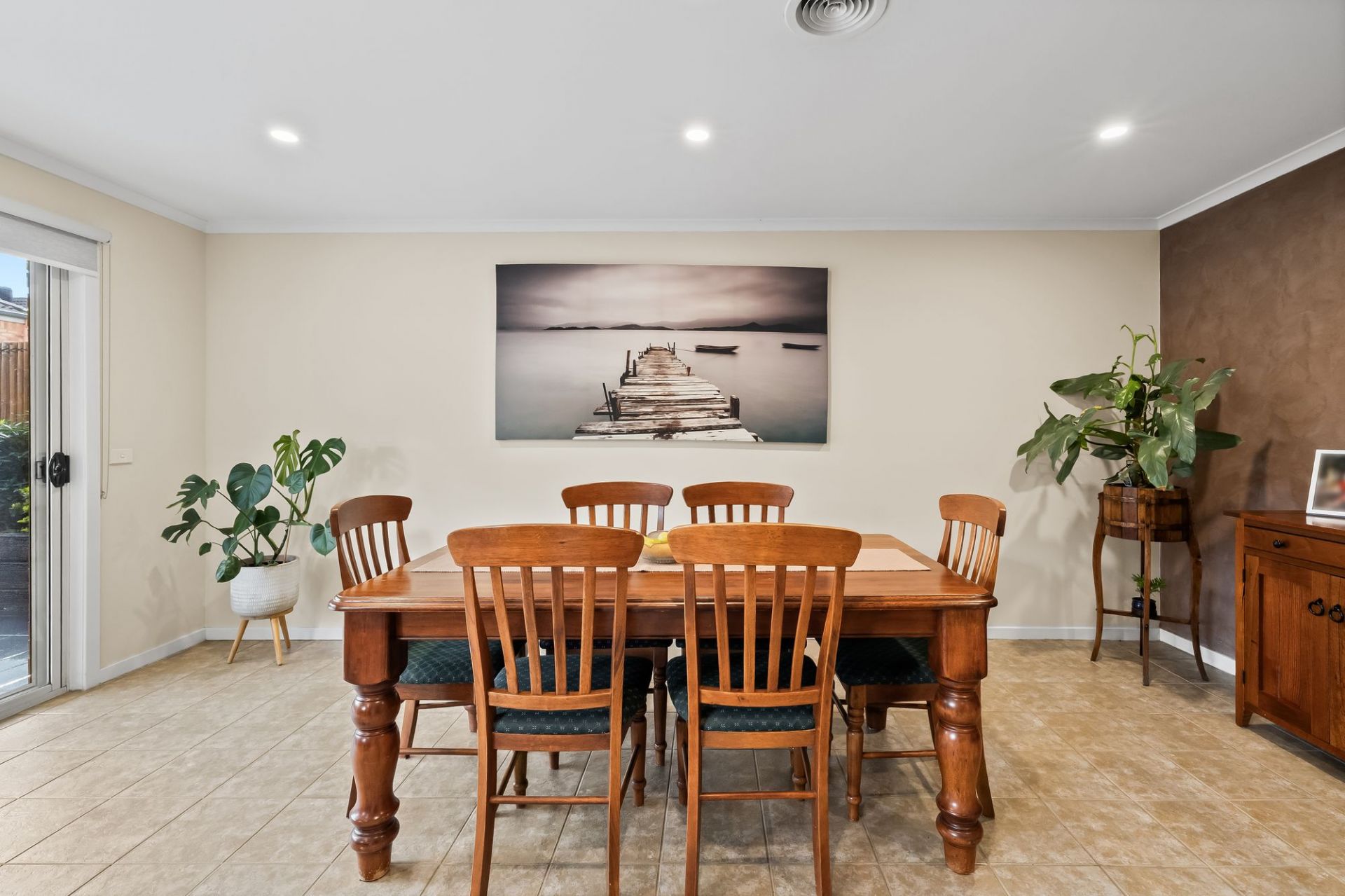 Affordable & Convenient Living in South Morang!