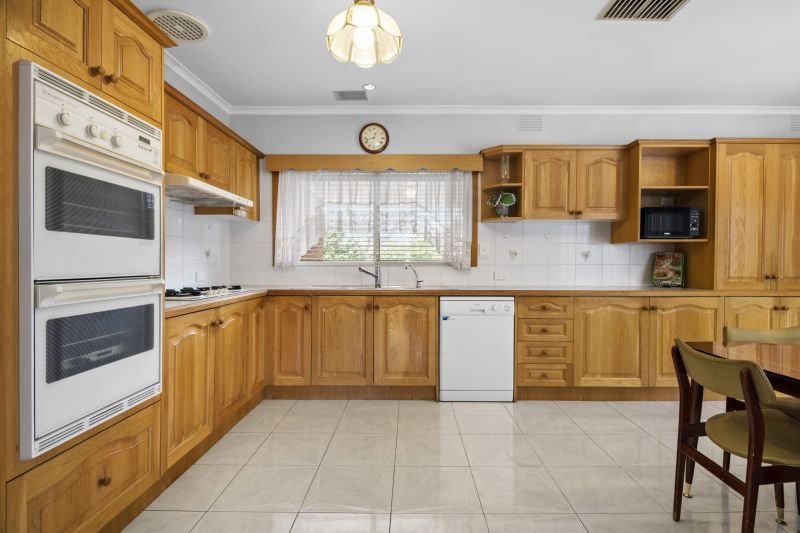 23 Deakin Avenue, Lalor