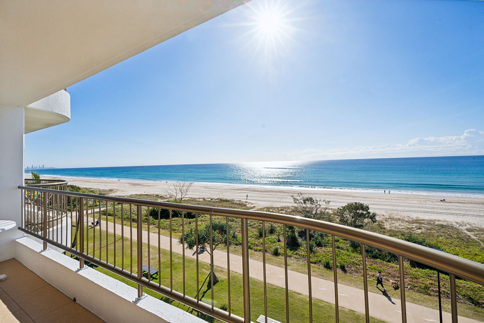 40/387 Golden Four Drive, Tugun - Thumbnail 2