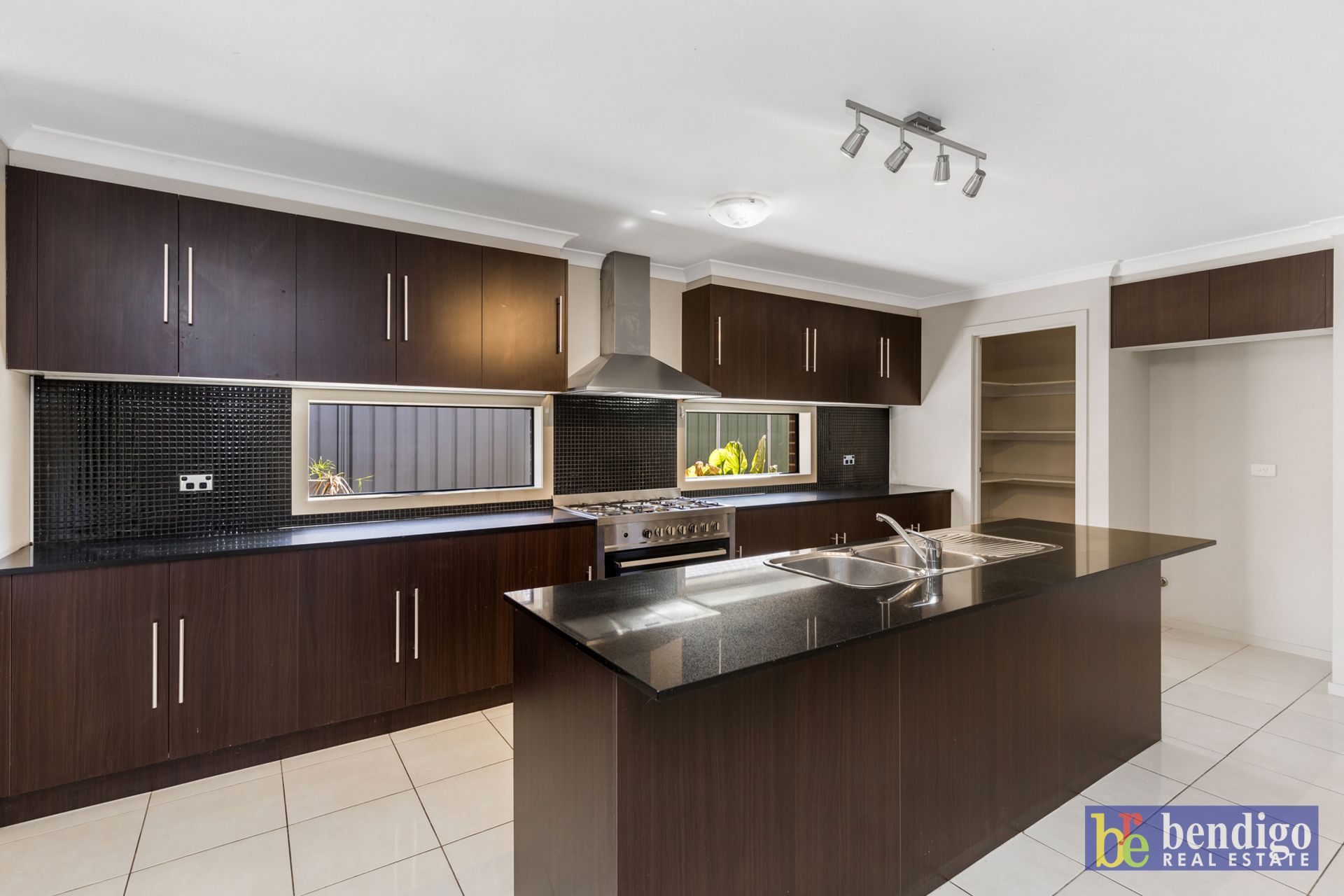 54 Garden Drive Epsom VIC, Epsom - Thumbnail 3