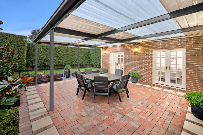 12 Lake Eyre Place, Caroline Springs