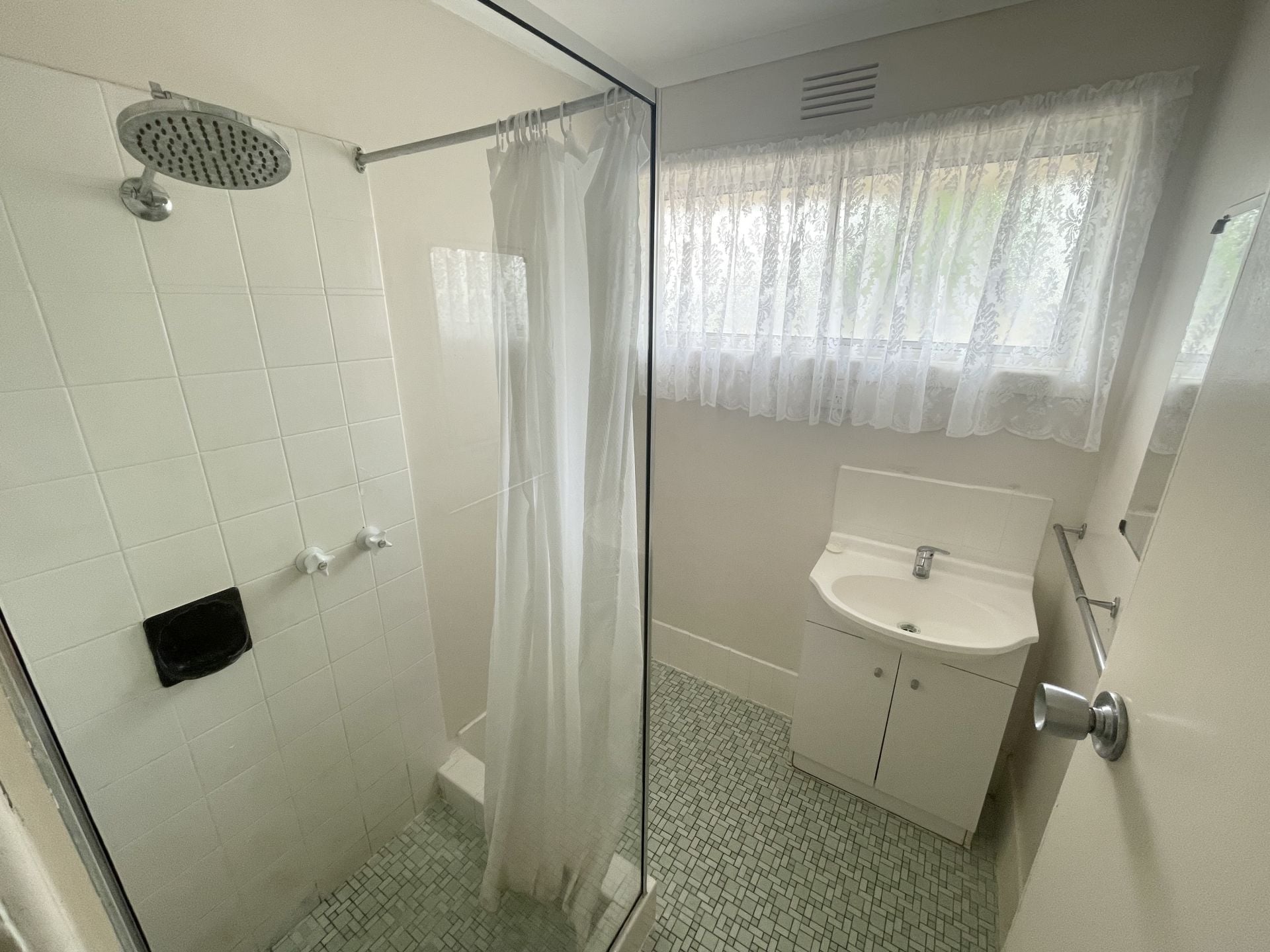 1/8 Station Street, Seaholme - Thumbnail 5