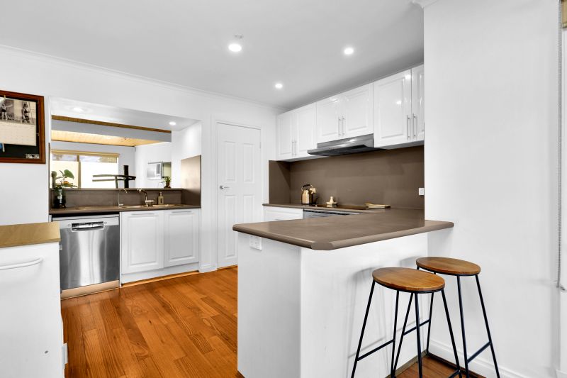 7 Courtnay Place, Epping