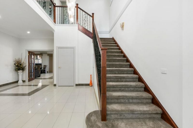 10 Wattlebird Crescent, Reservoir