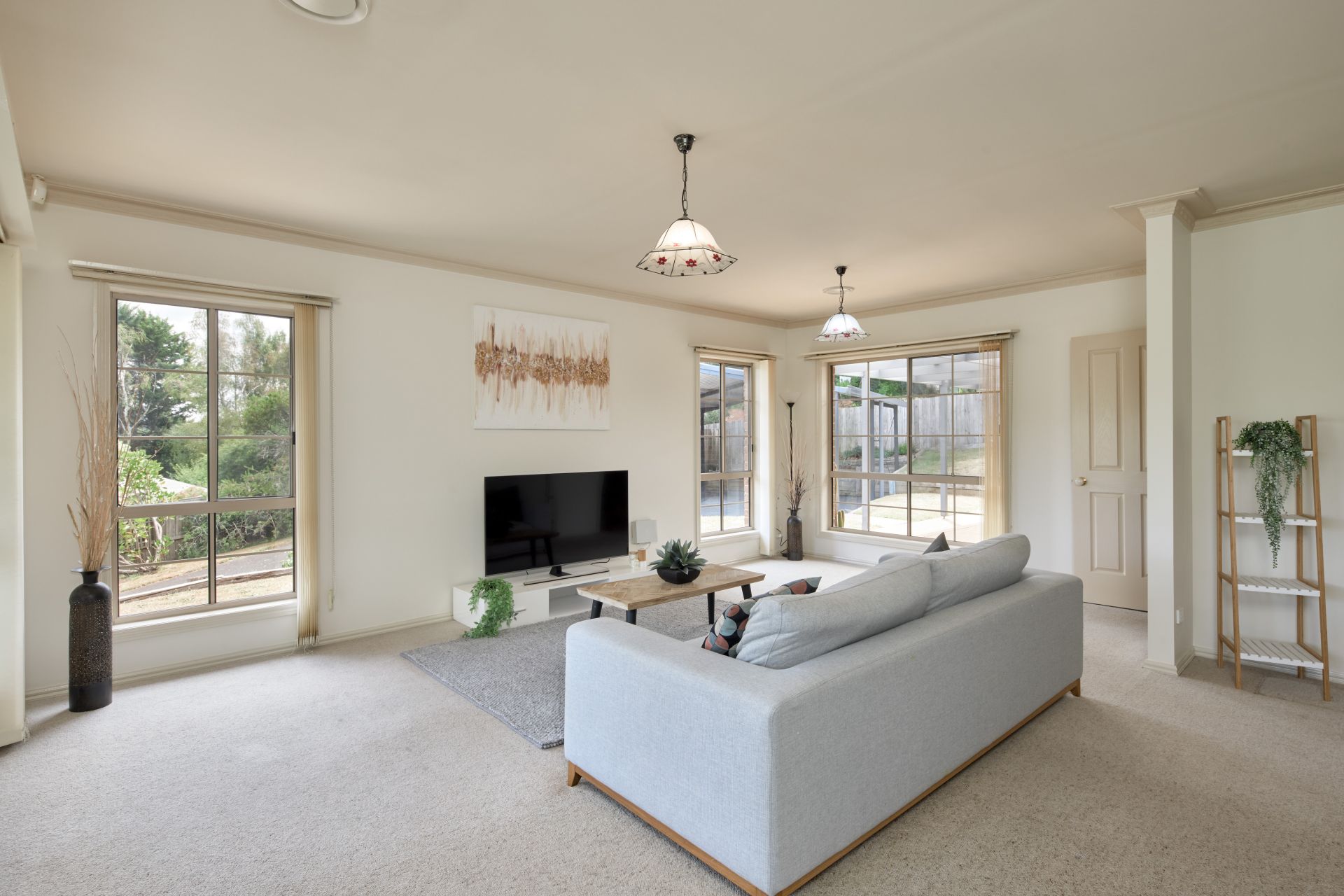 24 Ellen Close, Warragul VIC, Warragul - Thumbnail 4