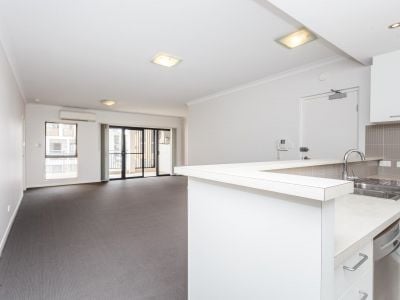 13/2 Stockton Bend, Cockburn Central