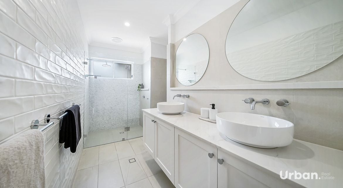 North Rothbury 16 Peachy Avenue