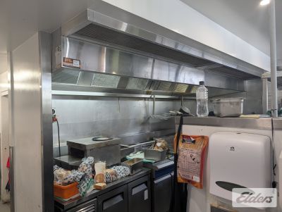 LARGE SCALE RESTAURANT OPPORTUNITY WITH UNRIVALED EXPOSURE AND PARKING!