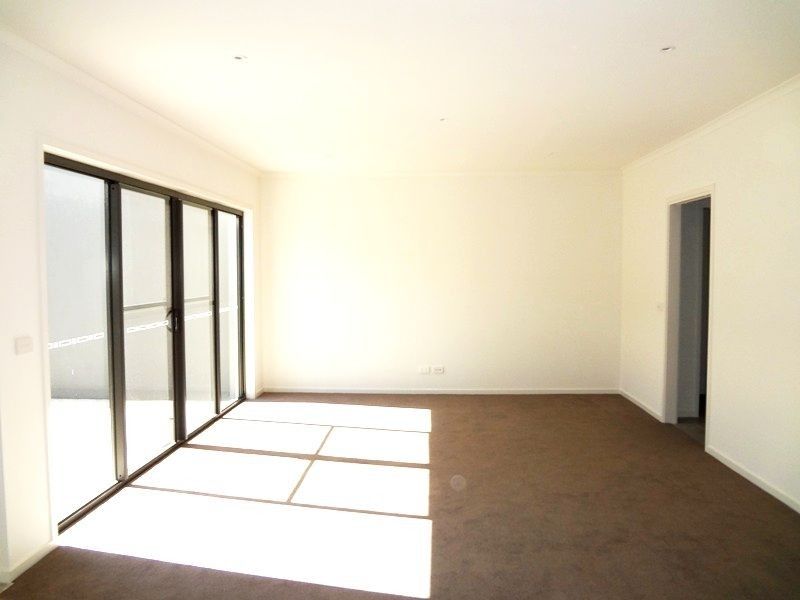 12 Grandstand Way, Wollert