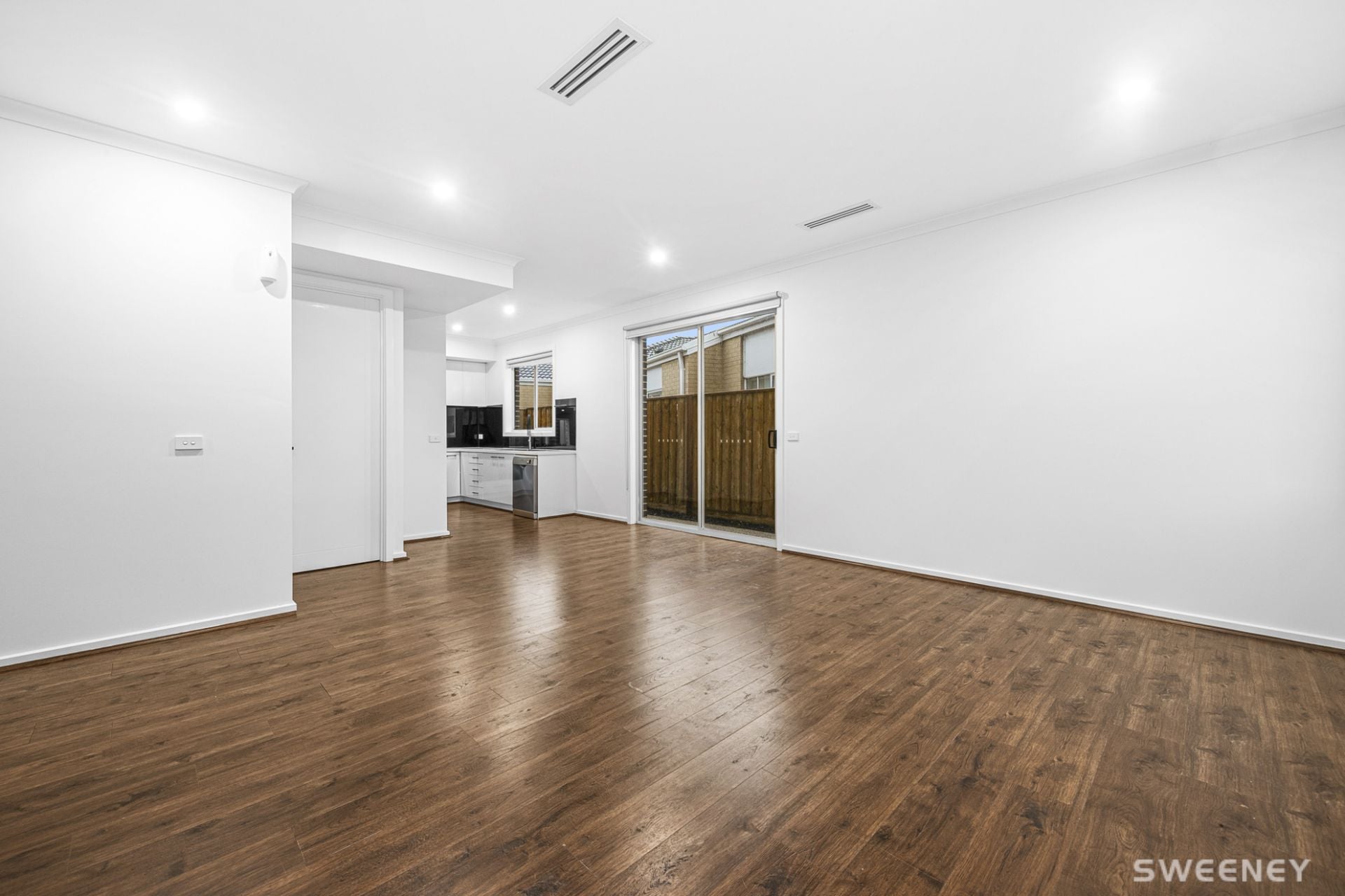 4 Ipswich Avenue, Werribee - Thumbnail 5
