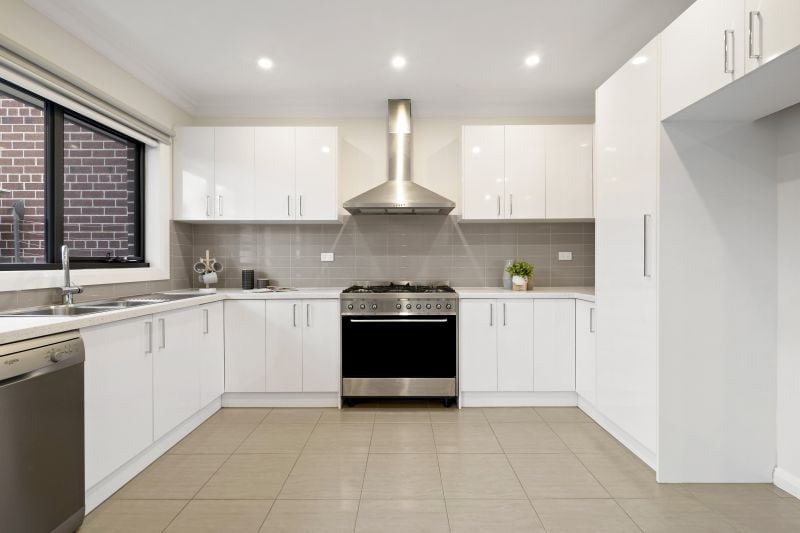 2/3 Cool Street, Reservoir