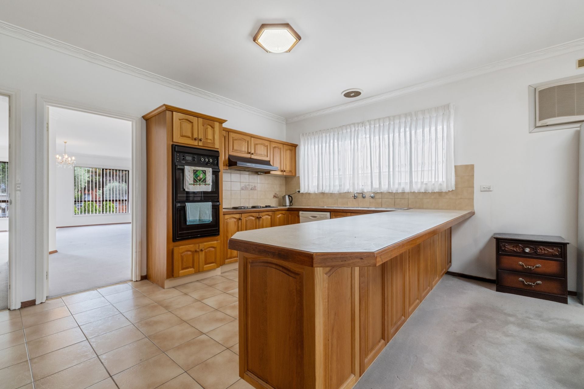 Space, Comfort & Versatility In A Prime Lalor Setting