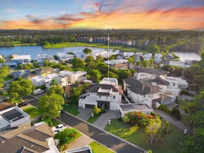 SOLD BY TEAM DHI FOR RECORD PRICE DUPLEX IN THE LAKES