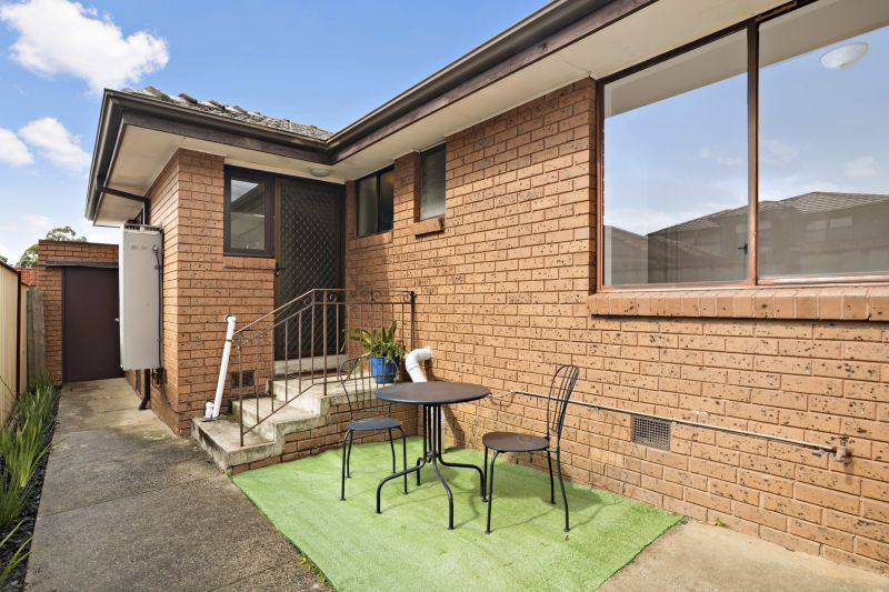 2/10 Goulburn Avenue, Reservoir
