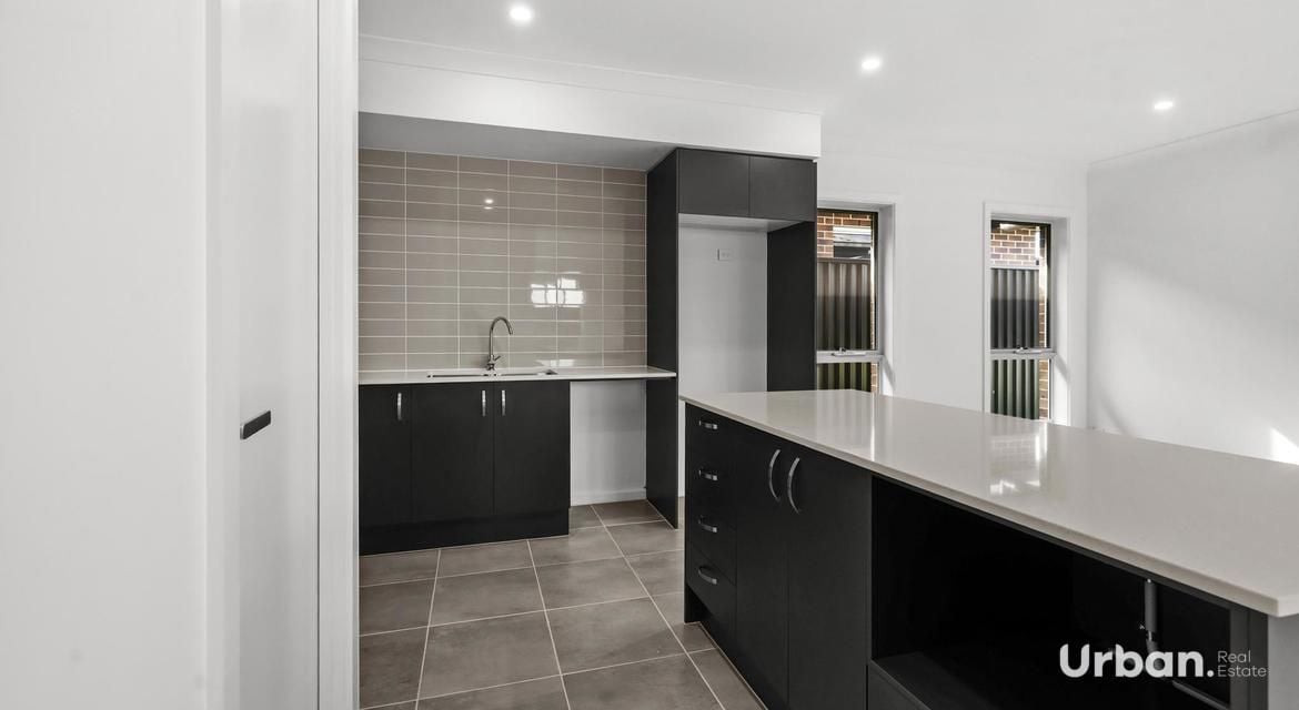 Austral 15 Parhelion Street