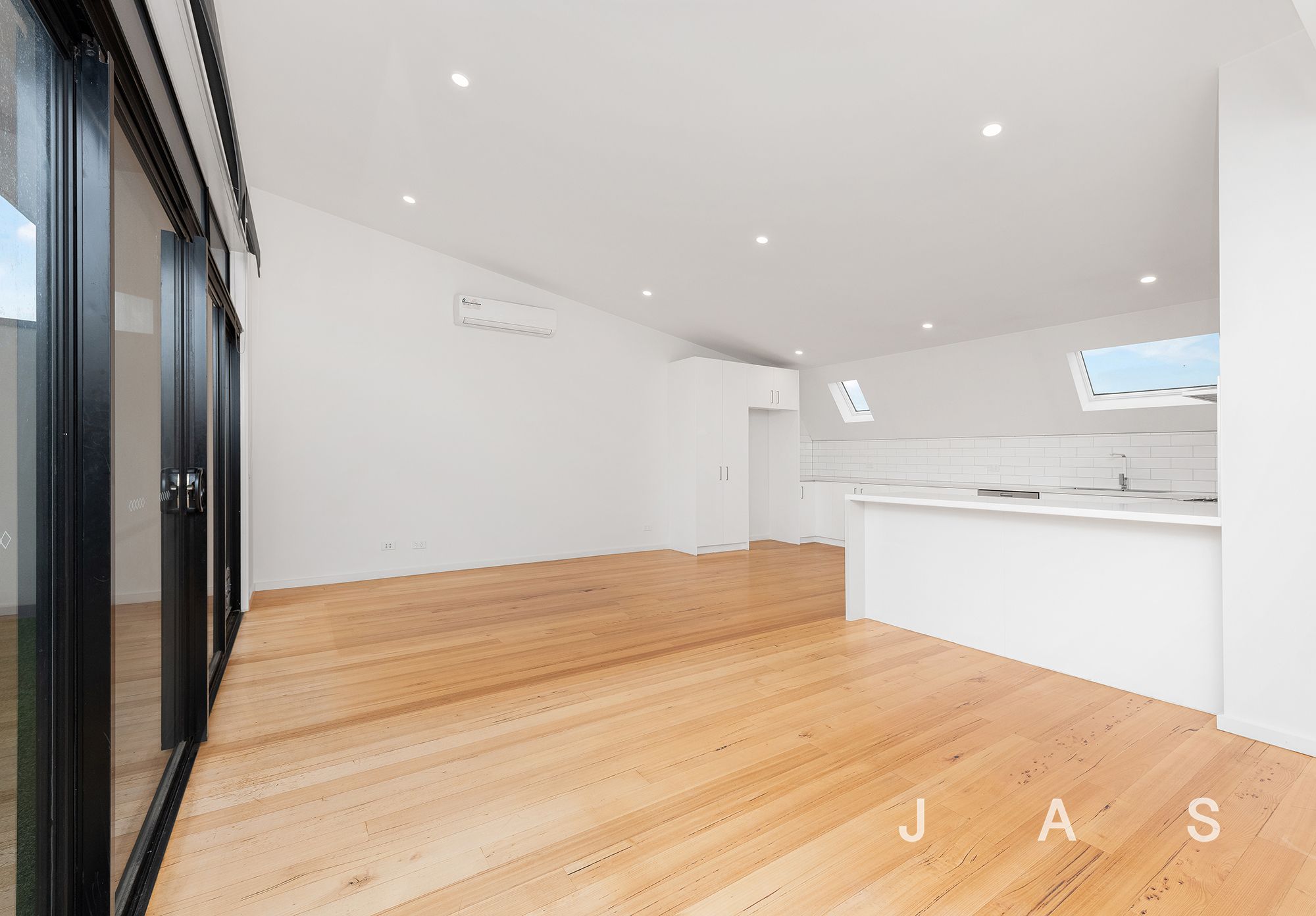 2/101 Roberts Street Yarraville VIC, Yarraville - Thumbnail 4