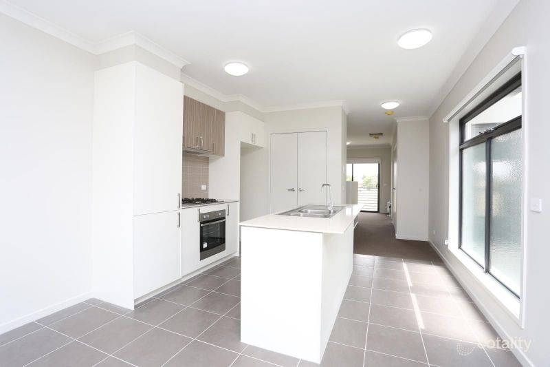 6B Tripani Avenue, Lalor
