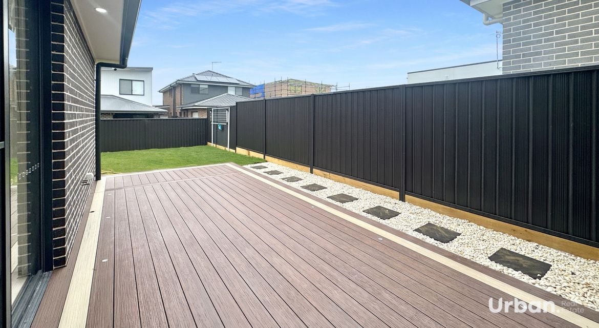 Austral 31 Hail Street