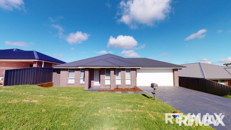 JUNEE 8 Cuttle Court