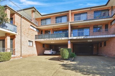 Gosford 9/52-54 Showground Road