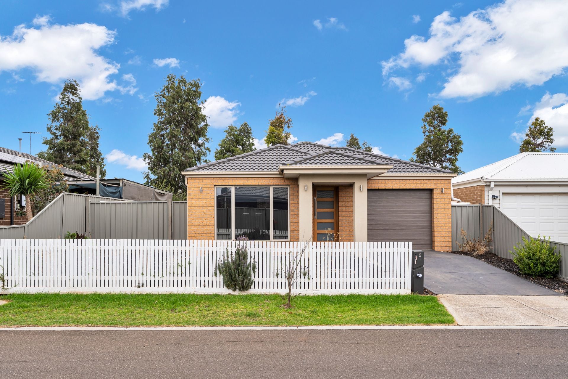 5 Orton Crescent, Maddingley, Maddingley - Thumbnail 4