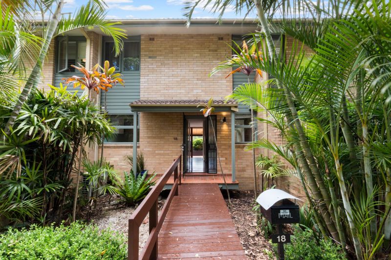 HOLDING DEPOSIT RECEIVED - Viewings cancelled