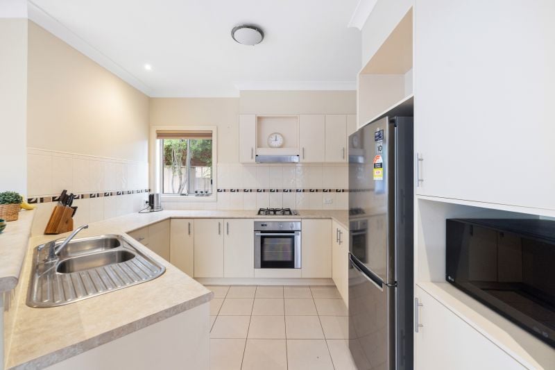 68 Oakview Parade, Caroline Springs