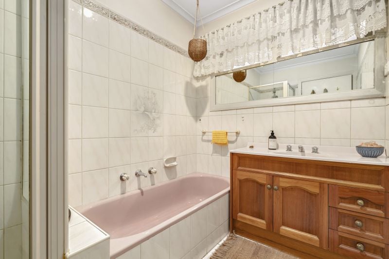 12 Heather Avenue, Thomastown