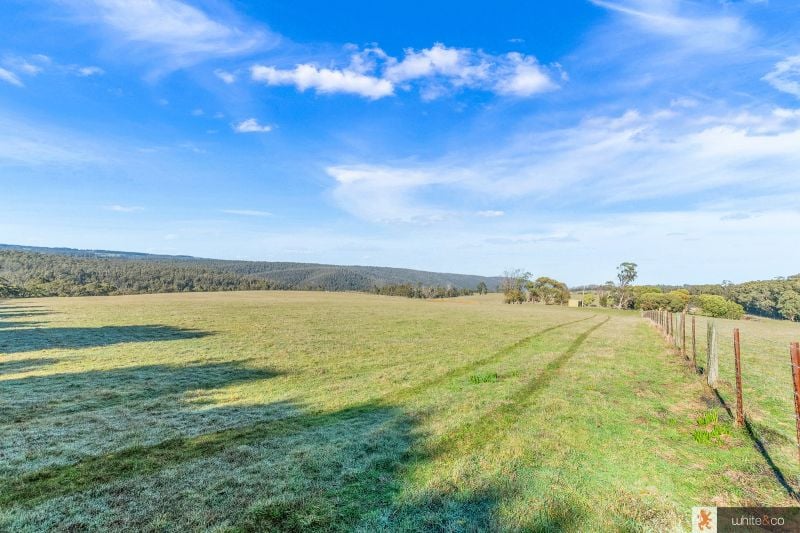 35 Coombs Road Kinglake West VIC, Kinglake West - Thumbnail 2