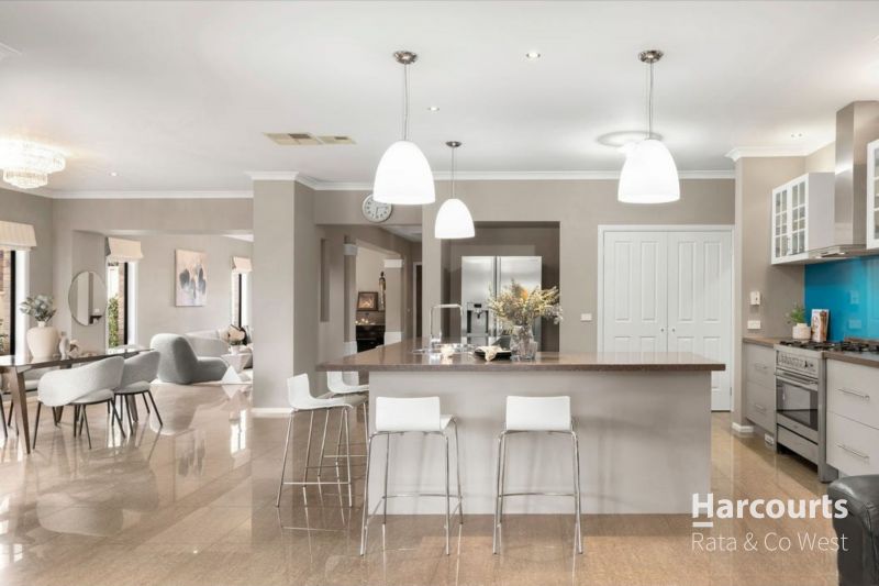 15 Clementson Drive, Caroline Springs
