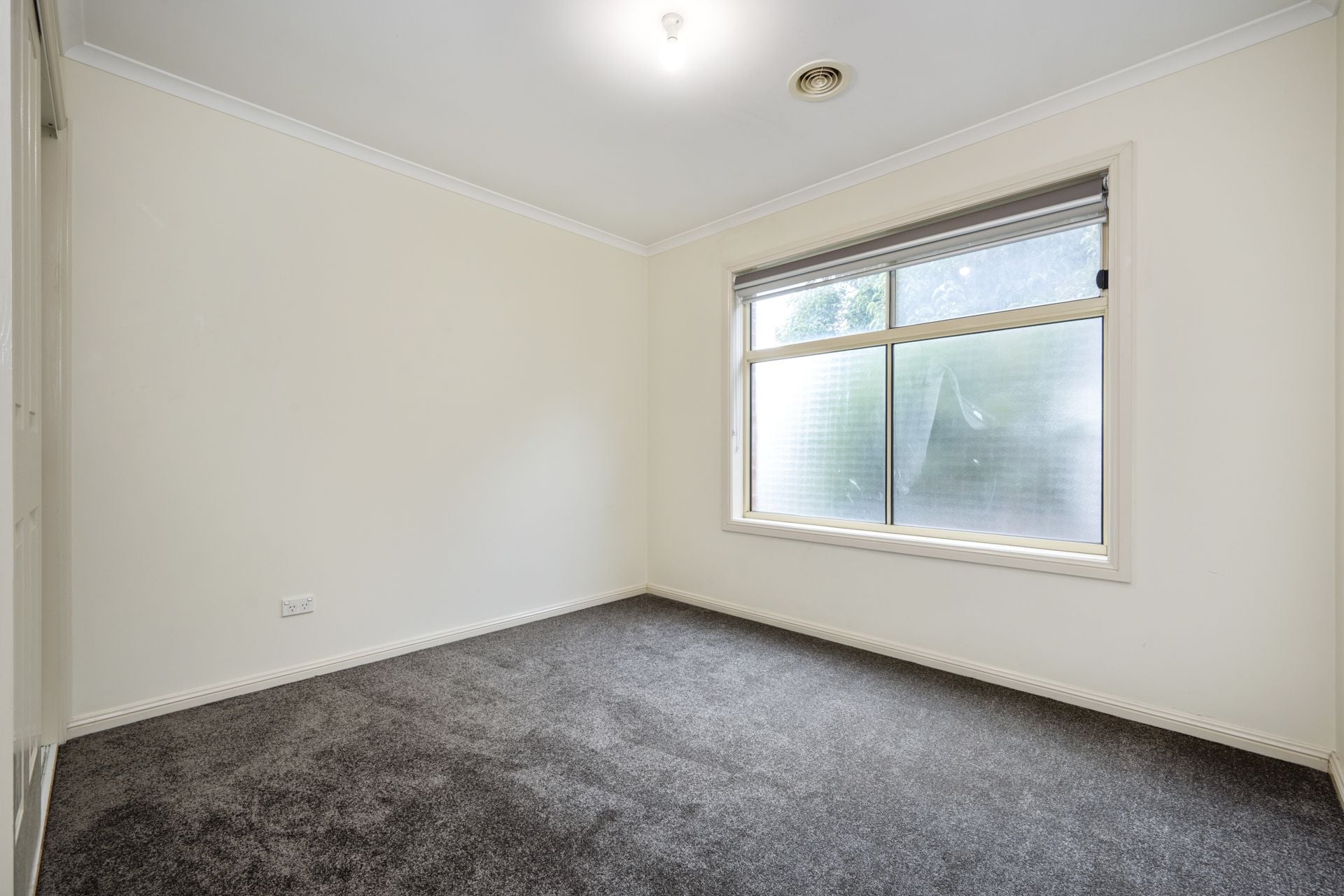 WALKING DISTANCE TO EVERYTHING!