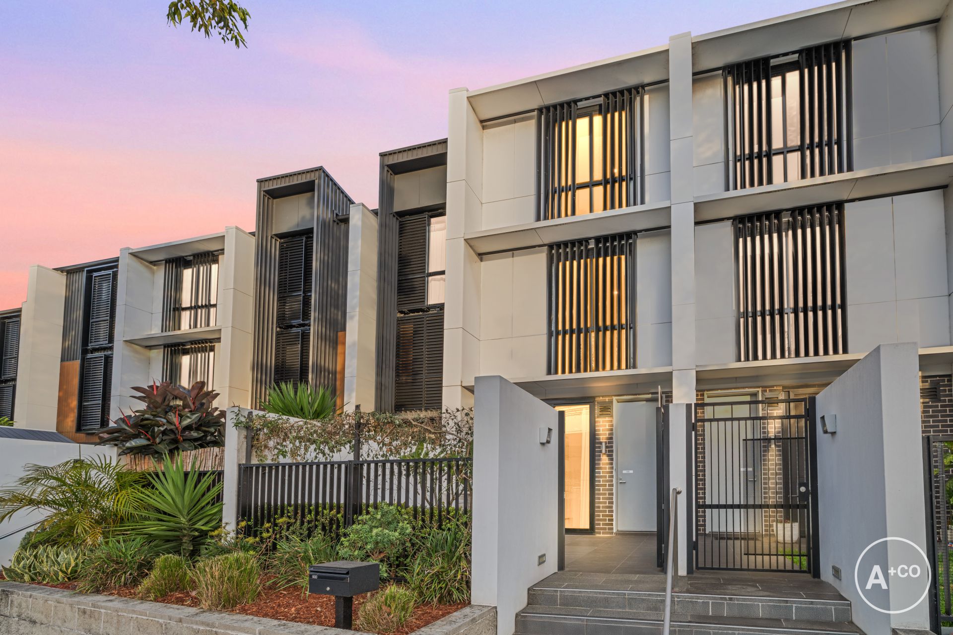 60B Pemberton Street, BOTANY, Botany - Thumbnail 2