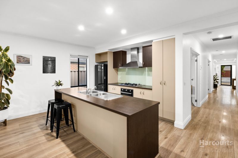 5 Cobaw Circuit, Caroline Springs