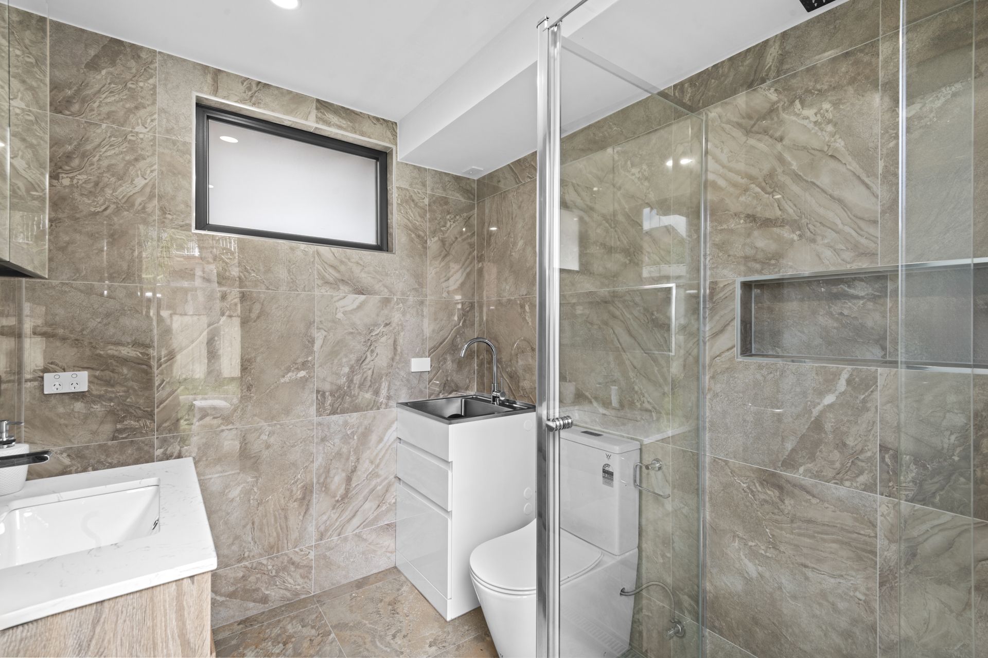 SURPRISE PACKAGE – 3 BEDROOMS, 3 BATHROOMS