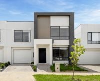 8 Langer Road, Deanside VIC