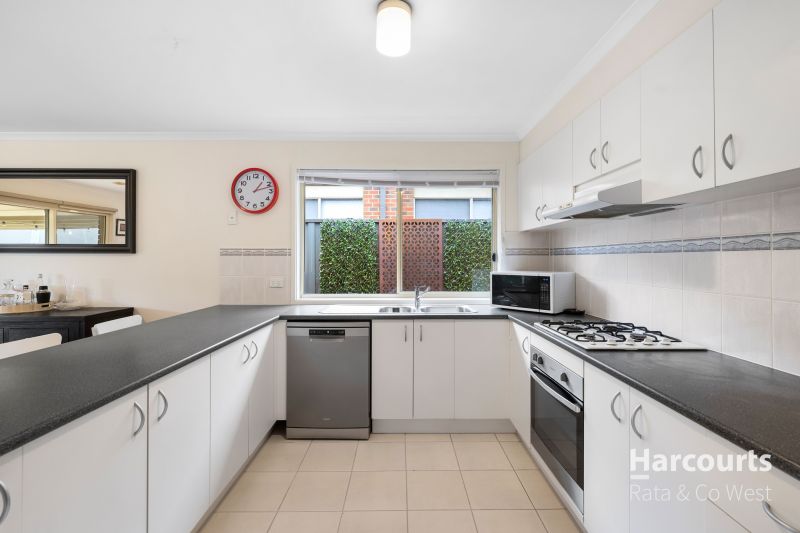 43 Heysen Parkway, Caroline Springs