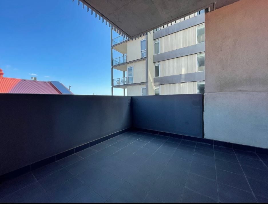 Modern 2-Bedroom Unit in Prime Plenty Road Location