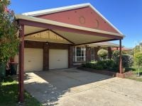2 Kingfisher Drive, West Wodonga VIC