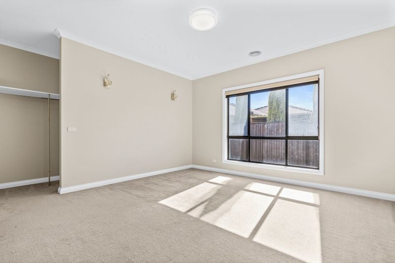 242 Newbury Boulevard, Craigieburn